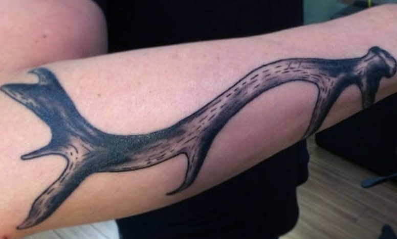 17+ Best Deer Antler Tattoo Designs and Ideas - PetPress