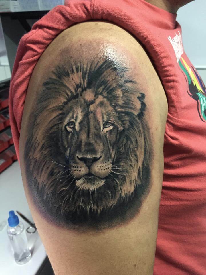 25 Realistic Lion Tattoo Designs For Shoulder That Will Inspire You