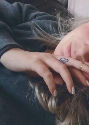 10+ Turtle Tattoo Designs - Finger Tattoo Ideas | PetPress