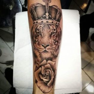 10+ Best Tiger With Crown Tattoo Designs - PetPress